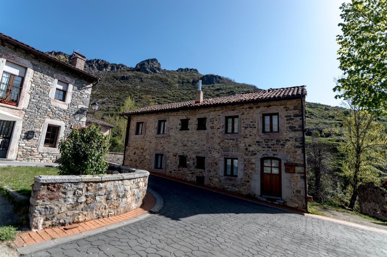 Casa Rural La Catedral De La Montana Guest House Lois Bagian luar foto